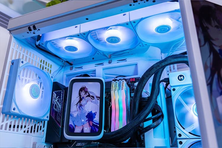 HYTE x Yeston Y70 Build