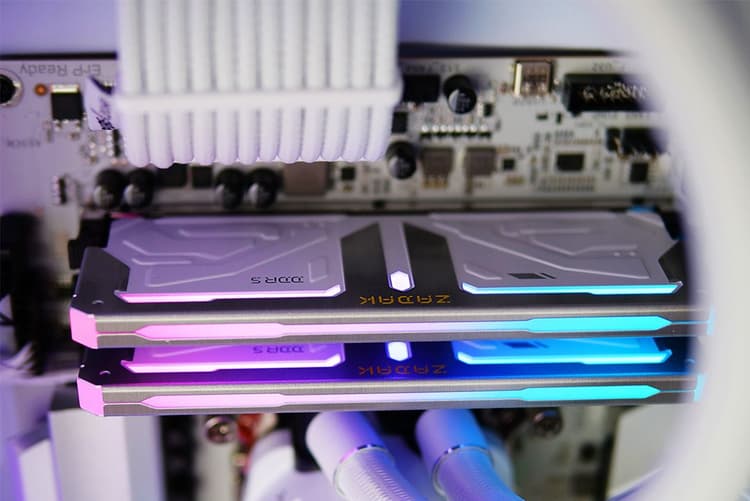 HYTE + battlerigs Y7 Touch