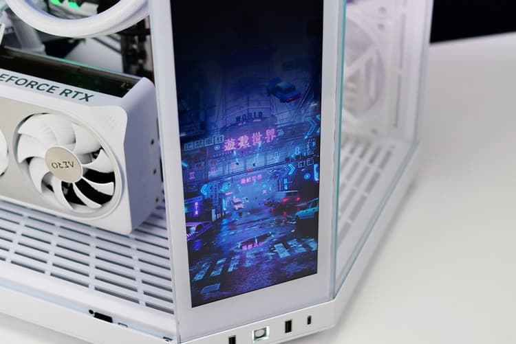 HYTE + battlerigs Y7 Touch